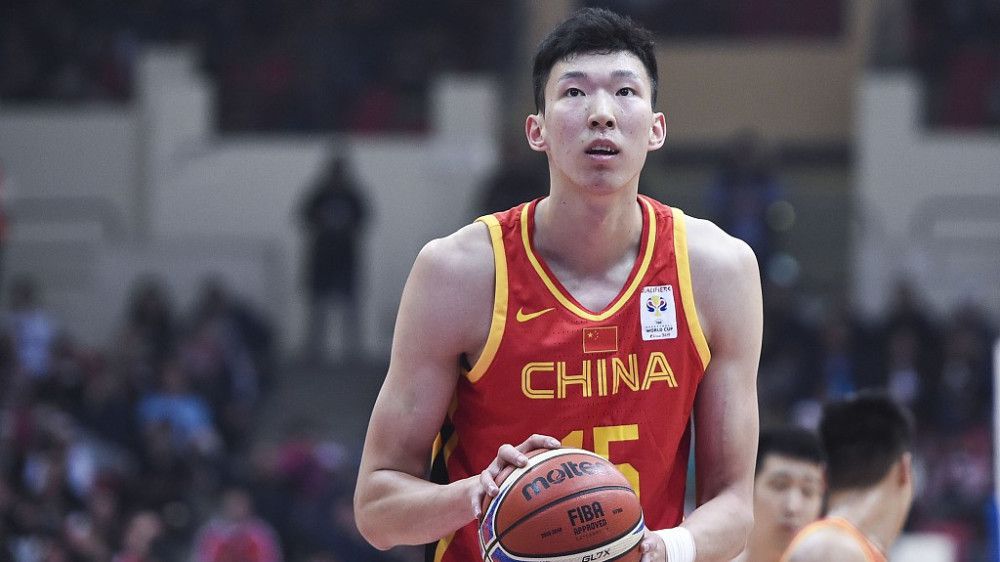 我们距离联赛榜首只有四分，下周我们将前往沙特阿拉伯争夺一项能够确立我们是世界最佳球队的冠军。